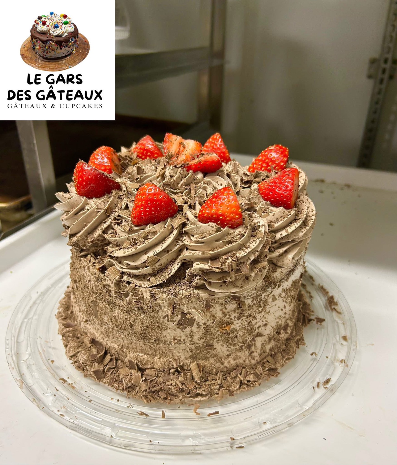 Gâteau shortcake aux chocolats avec fraises