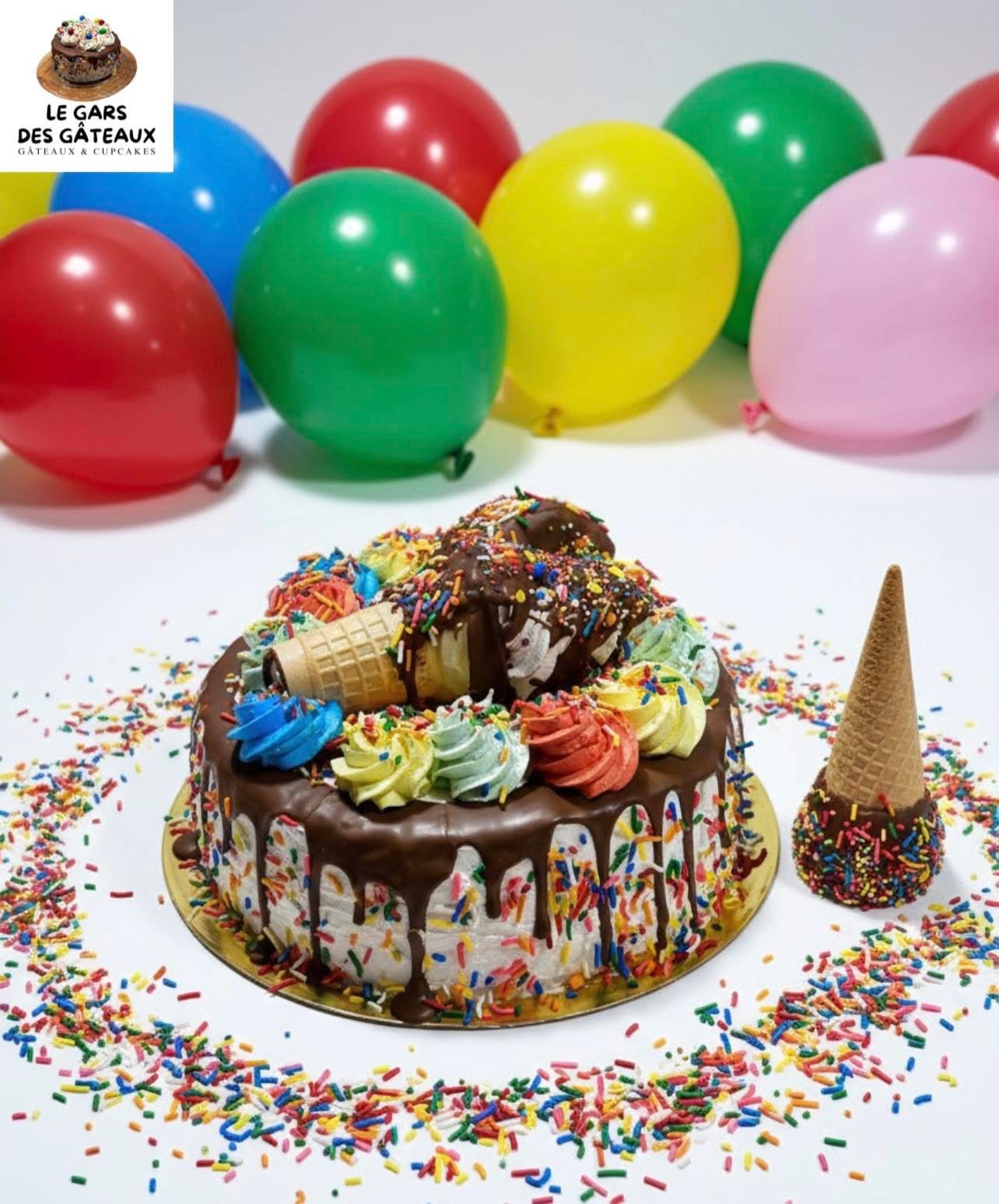 Gâteau thématique avec cornet et vermicelles
