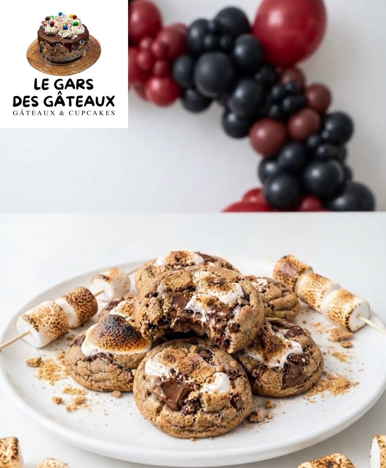 Assiette de biscuits s’mores garnis de guimauves dorées