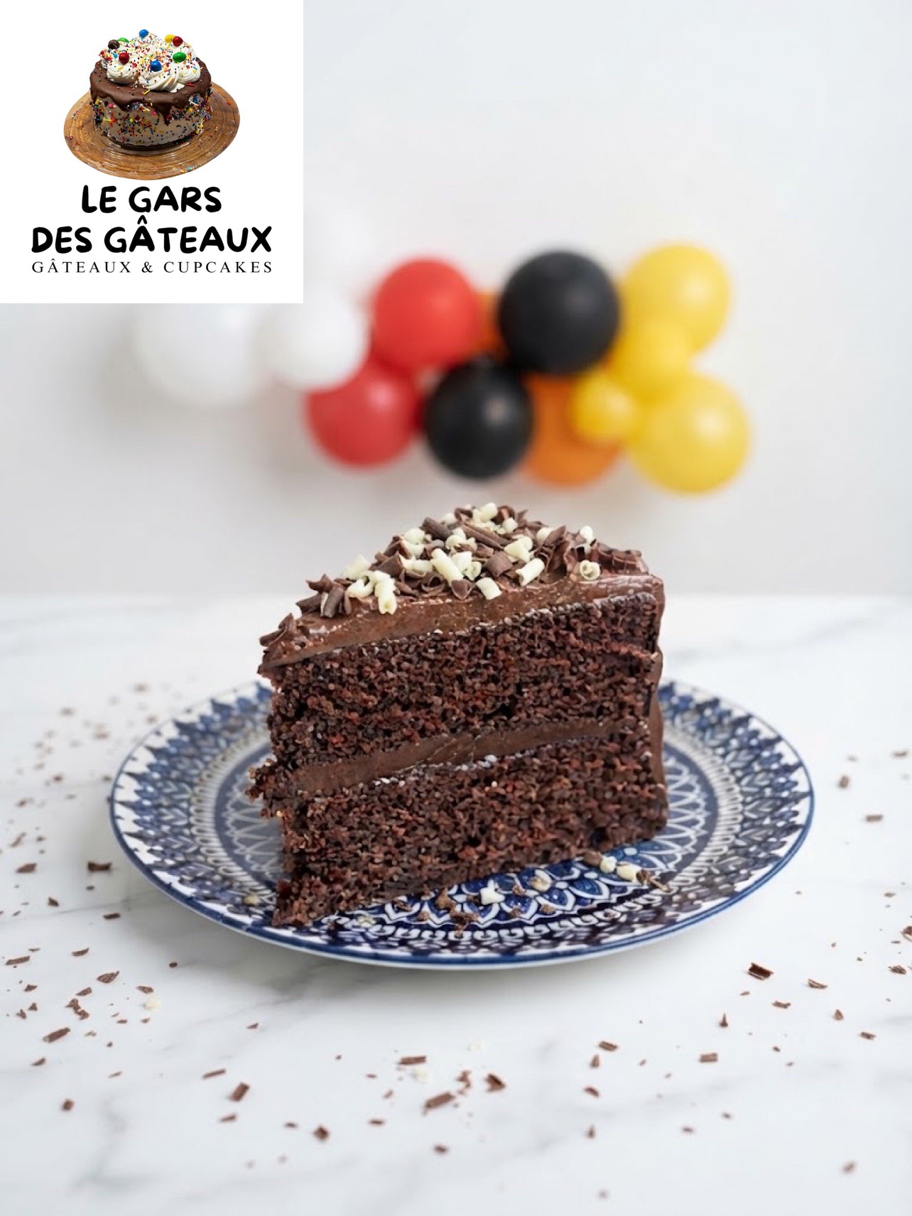 Gâteau au chocolat avec crème au beurre au chocolat